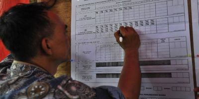 Hasil Rekapitulasi PILKADA Kebumen di Desa Jintung : Arif-Rista Unggul dari Kotak Kosong