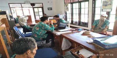 Rapat koordinasi Kades dan Perangkat Desa