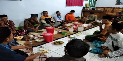 Rapat Koodinasi RT dan Kepala Desa Terkait dengan bantuan Semen 