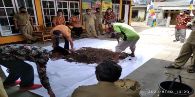 Pelatihan RT dan RW : Kompos Organik sebagai Ajang Pemanfaatan Potensi Lokal Desa